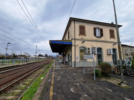 Villafranca-Bagnone Station