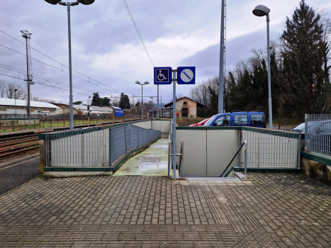 Villafranca-Bagnone Station