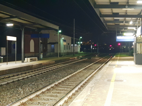 Villafranca-Cantarana Station
