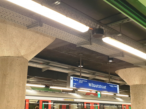 Metrobahnhof Wibautstraat