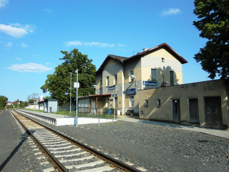 Bahnhof Žalhostice