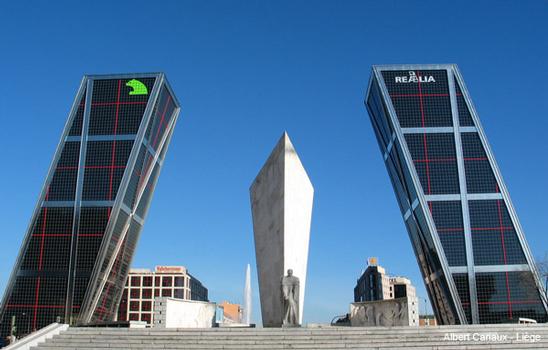 Puerta de Europa (Madrid, 1996)