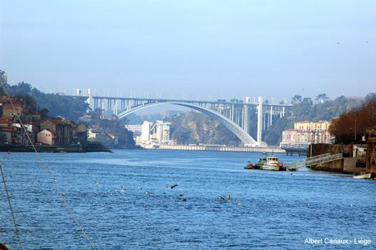 Arrábida Bridge (Oporto, 1963)