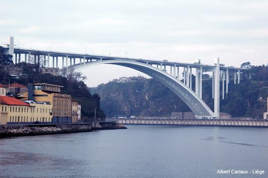 Arrábida-Brücke, Porto