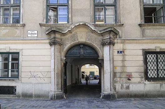 Altes Rathaus (Wien), Portal Salvatorgasse