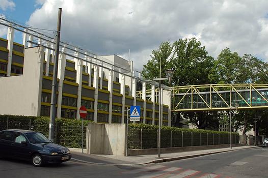 Vienna - Dirmhirngasse School