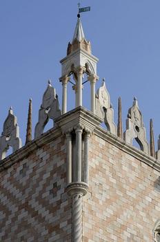Dogenpalast von der Basilica San Marco gesehen