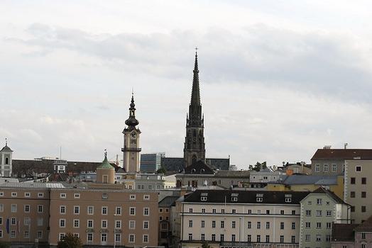 Tour de la nouvelle cathédrale de Linz
