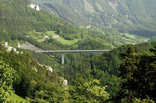 Talbrücke Schottwien, gesehen von oberhalb der Gemeinde Klamm