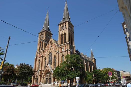 Pfarrkirche zur Heiligen Familie in Neuottakring, Wien