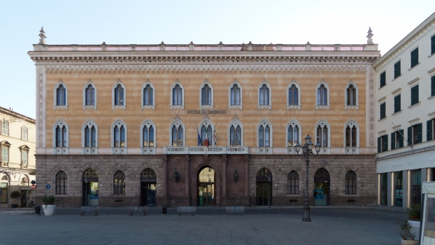 Palazzo Giordano Apostoli