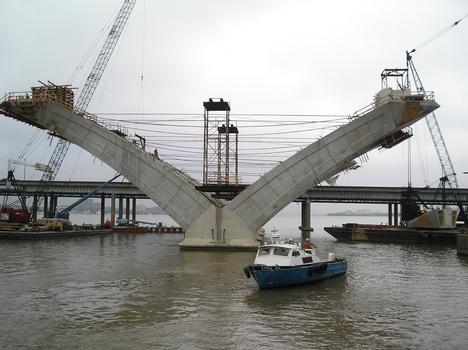 Woodrow Wilson Bridge V-Pier during construction. Prior to placement of concrete tension tie, the tops of the pier are tied with steel tendons