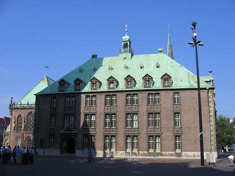 Neues Bremer Rathaus, Ostseite