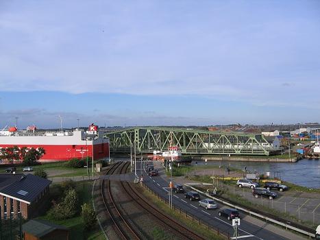 Große Drehbrücke bei der Nordschleuse