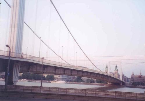 Erzsébet híd, Budapest