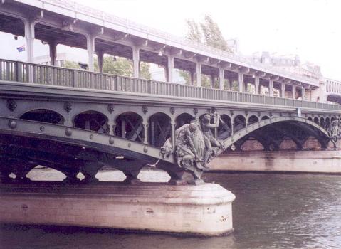 Viaduc de Passy (Pont de Bir Hakeim), Paris