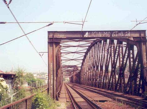 Zeleznicní most
