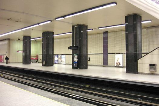 Montreal Metro - Orange Line - Sherbrooke station