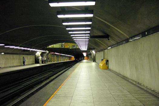 Montreal Metro - Orange Line - Côte-Sainte-Catherine station