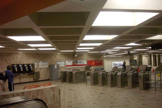 Station Crémazie; Mezzanine ou salle de la guérite de perception; 26/31 Ligne Orange Métro de Montréal