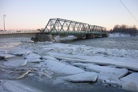 Les derniers mois d'existance du vieux pont de Terrebonne Préfontaine Prévost, partiellement démoli. Janvier 2008