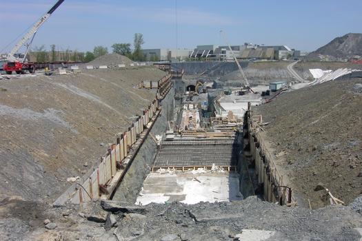 Station terminale Montmorency; Aperçu du chantier de la station lorsqu'elle était en construction. Ligne Orange, Métro de Montréal sur le territoire de Laval