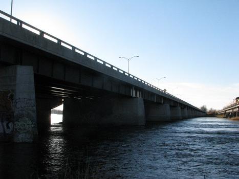Louis-Alexandre Taschereau Bridge