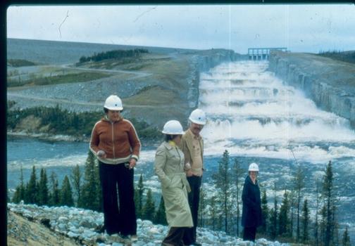 Évacuateur de crues en fonctionnement Septembre 1981