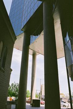 1999 Broadway, Denver : The unique curved facade is due to the building's footprint being built around the Holy Ghost Church which is located on the same city block