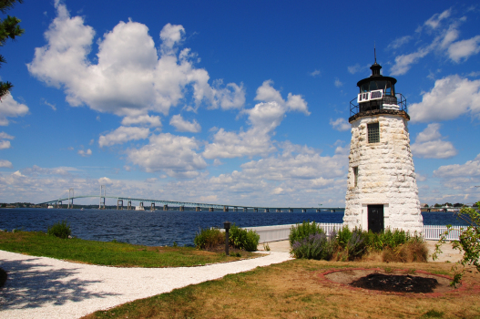 Newport Harbor Light : With the Claiborne Pell Bridge in the background to the left.