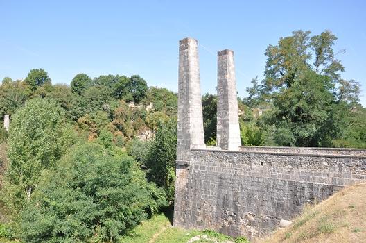 Ruines de l'ancien pont sur le Lot (Gaillac Cajarc)