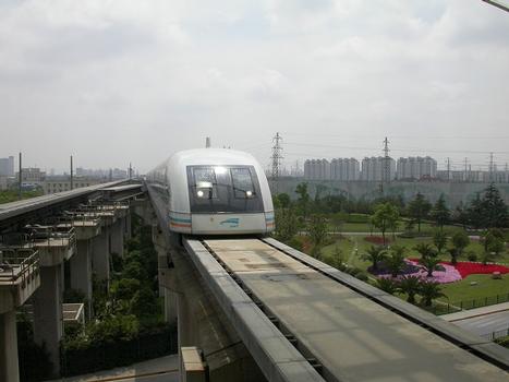 Shanghai Transrapid - gare terminale en ville