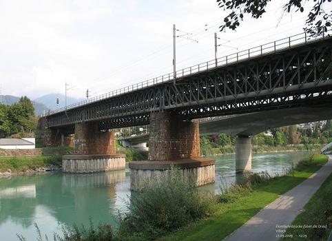 Eisenbahnbrücke über die Drau in Villach