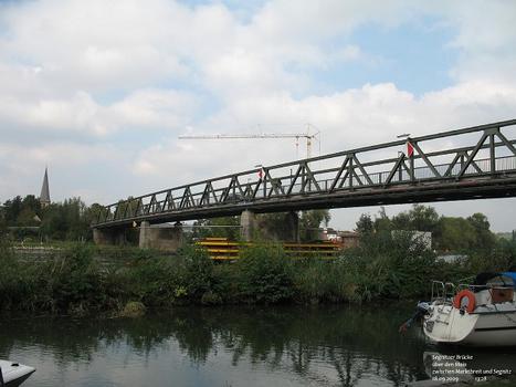 Segnitzer Brücke über den Main zwischen Marktbreit und Segnitz