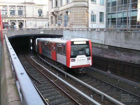 Hambourg - Métro U 3 - entrée du tunnel près d'Adolphsplatz