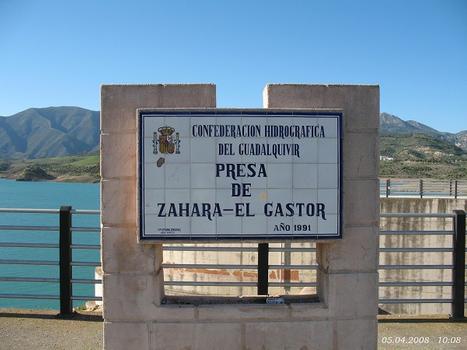 Gedenktafel an der Talsperre Zahara-El Gastor