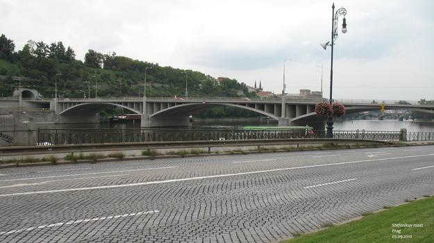 Stefanikuv most, Prag