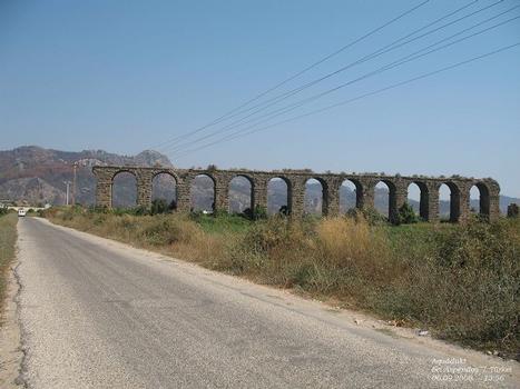 Aquädukt bei Aspendos