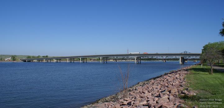 Missouri River Bridge in Pierre / South Dakota