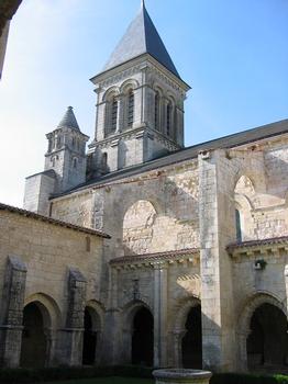 Abbaye Royale Saint-Vincent 12ème siècle 14ème siècle, Nieul-sur-l'Autize, Vendée, Pays-de-la-Loire, France: Abbaye Royale Saint-Vincent 12ème siècle 14ème siècle , Nieul-sur-l'Autize, Vendée, Pays-de-la-Loire, France