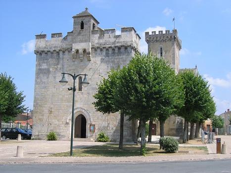 Eglise paroissiale Notre-Dame 11ème siècle 15ème siècle 19ème siècle , Courçon, Charente-Maritime, Poitou-Charentes, France