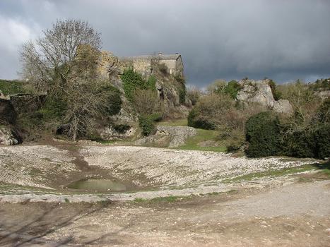 Village 12ème siècle, Fortifications 15ème siècle, Château 13ème siècle, lavogne , La Couvertoirade, Aveyron, Midi-Pyrénées, France