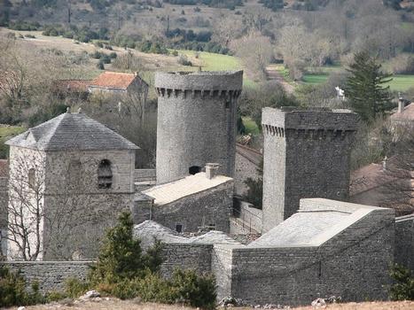 Village 12ème siècle, Fortifications 15ème siècle, tours Nord, église Saint-Christol 14ème siècle , La Couvertoirade, Aveyron, Midi-Pyrénées, France