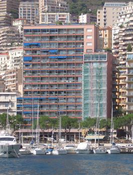 Les CaravellesLe Bristol à droite (en cours de rénovation), Principauté de Monaco : Les Caravelles Le Bristol à droite (en cours de rénovation), Principauté de Monaco