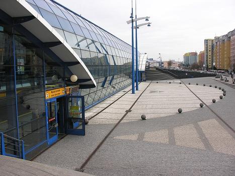 Prag - Metrolinie B - Bahnhof Rajská zahrada