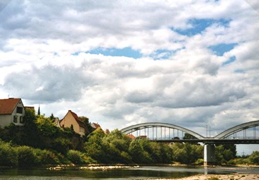 Bogenbrücke über den Neckar bei Ilvesheim-Seckenheim