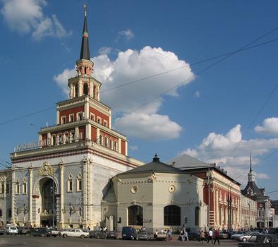 Kazan Railway Station in Kalanchyovskaya (now Komsomolskaya) Square
