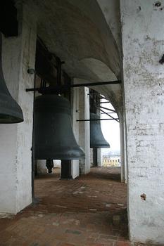 The ponderous bell-tower was constructed mostly in the 17th century. Its bells are among the largest and most famous in Russia; each has its own name. The largest bell, cast in 1688, weighs some 32000 kilograms. It is named Sysoi to honour the metropolitan's father, Kreml. Rostov (Rostov the Great), Yaroslavl Oblast, Russia