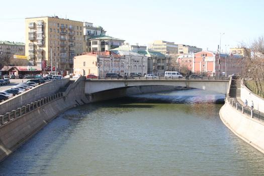 Maly Krasnokholmsky most, Moscou