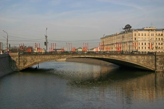 Petit pont de pierre à Moscou